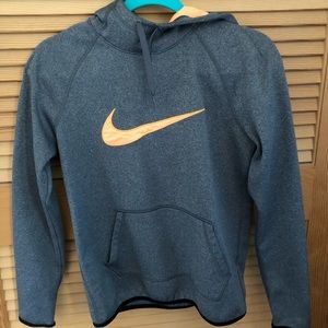 women’s nike sweatshirt